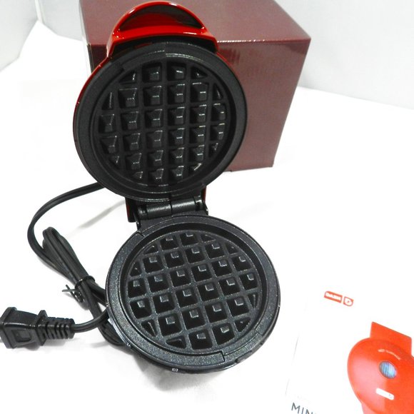 Dash Kitchen Dash Mini Round Waffle Maker Nwt Poshmark
